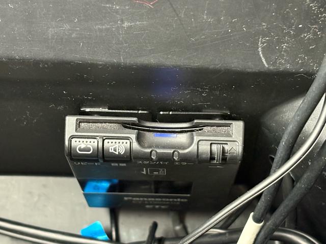 Ｎ－ＢＯＸカスタム Ｇ・ターボパッケージ　４ＷＤ　ターボ　ナビ　ＴＶ　バックカメラ　Ｂｌｕｅｔｏｏｔｈ　電動電格ミラー　スマートキー＆プッシュスタート　キーレスエントリー　オートエアコン　ベンチシート　オートライト　　パワーステアリング（18枚目）