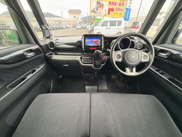 Ｎ－ＢＯＸカスタム Ｇ・ターボパッケージ　４ＷＤ　ターボ　ナビ　ＴＶ　バックカメラ　Ｂｌｕｅｔｏｏｔｈ　電動電格ミラー　スマートキー＆プッシュスタート　キーレスエントリー　オートエアコン　ベンチシート　オートライト　　パワーステアリング（26枚目）