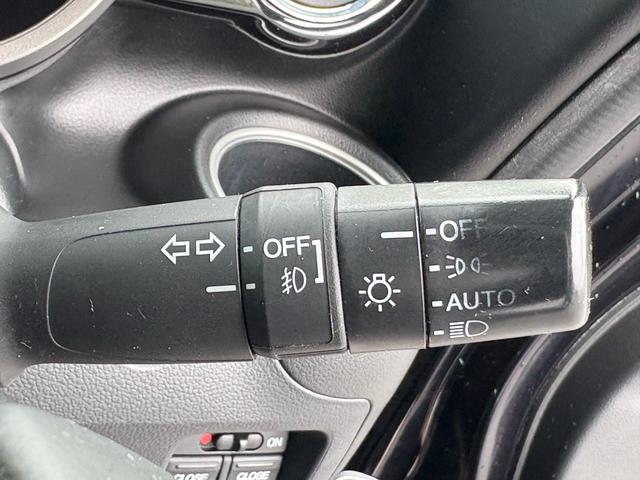 Ｎ－ＢＯＸカスタム Ｇ・ターボパッケージ　４ＷＤ　ターボ　ナビ　ＴＶ　バックカメラ　Ｂｌｕｅｔｏｏｔｈ　電動電格ミラー　スマートキー＆プッシュスタート　キーレスエントリー　オートエアコン　ベンチシート　オートライト　　パワーステアリング（30枚目）