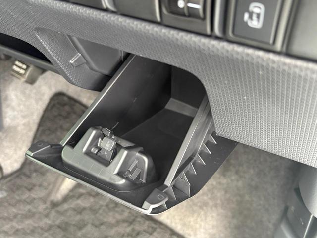 ソリオ Ｘ　バックカメラ　ＡＡＣ　運転席エアバック　パワーステアリング　パワーウィンドウ　キ－フリ－　ＡＢＳ　スマートキーシステム　ＷエアＢ（28枚目）