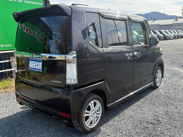 Ｎ－ＢＯＸカスタム Ｇ・Ｌパッケージ　ナビ　ＴＶ　バックカメラ　ＥＴＣ　電動格納ミラ－　スマキ－　パワーウィンドウ　オートエアコン　パワステ　キーレスエントリー　両席エアバック　ＡＢＳ　ＡＵＴＯライト　バックカメラ　運転席エアバック（5枚目）