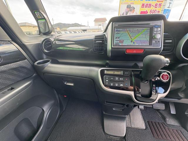 Ｎ－ＢＯＸカスタム Ｇ・Ｌパッケージ　ナビ　ＴＶ　バックカメラ　ＥＴＣ　電動格納ミラ－　スマキ－　パワーウィンドウ　オートエアコン　パワステ　キーレスエントリー　両席エアバック　ＡＢＳ　ＡＵＴＯライト　バックカメラ　運転席エアバック（16枚目）