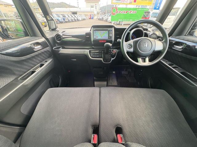 Ｎ－ＢＯＸカスタム Ｇ・Ｌパッケージ　ナビ　ＴＶ　バックカメラ　ＥＴＣ　電動格納ミラ－　スマキ－　パワーウィンドウ　オートエアコン　パワステ　キーレスエントリー　両席エアバック　ＡＢＳ　ＡＵＴＯライト　バックカメラ　運転席エアバック（23枚目）