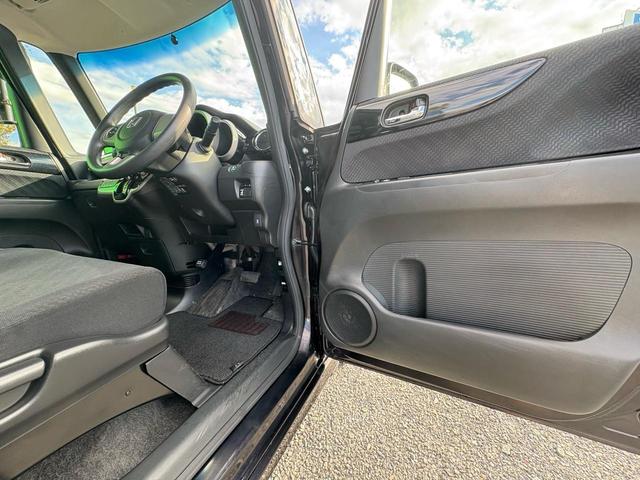 Ｎ－ＢＯＸカスタム Ｇ・Ｌパッケージ　ナビ　ＴＶ　バックカメラ　ＥＴＣ　電動格納ミラ－　スマキ－　パワーウィンドウ　オートエアコン　パワステ　キーレスエントリー　両席エアバック　ＡＢＳ　ＡＵＴＯライト　バックカメラ　運転席エアバック（31枚目）