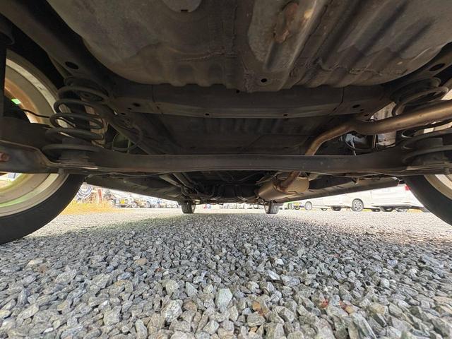 Ｎ－ＢＯＸカスタム Ｇ・Ｌパッケージ　ナビ　ＴＶ　バックカメラ　ＥＴＣ　電動格納ミラ－　スマキ－　パワーウィンドウ　オートエアコン　パワステ　キーレスエントリー　両席エアバック　ＡＢＳ　ＡＵＴＯライト　バックカメラ　運転席エアバック（43枚目）