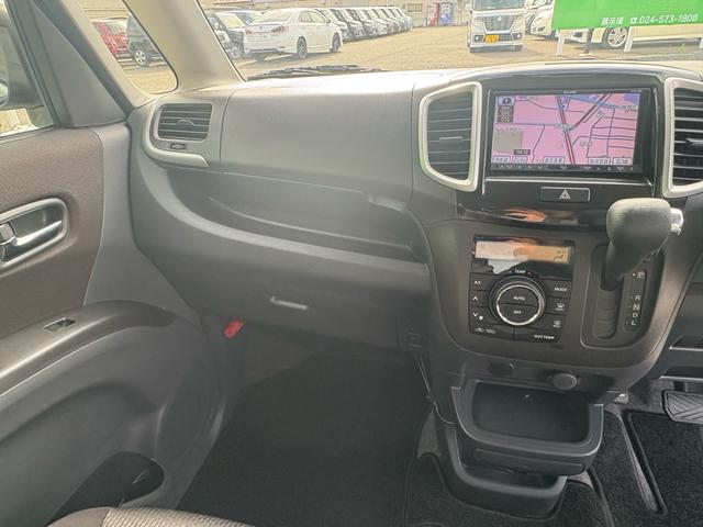 ソリオ S ナビ TV Bカメ スマートキー&プッシュスタート キーレススタートシステム エアコン オートライト パワーステアリング パワーウインドウ 運転席エアバッグ 格納ミラー DVD再生可能(19枚目)