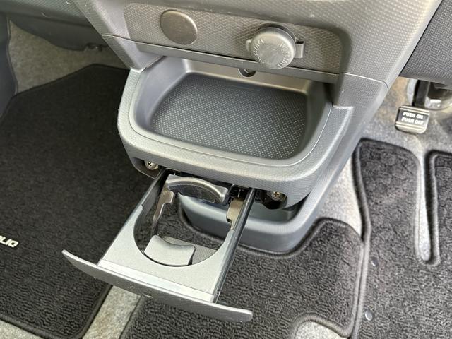 ソリオ S ナビ TV Bカメ スマートキー&プッシュスタート キーレススタートシステム エアコン オートライト パワーステアリング パワーウインドウ 運転席エアバッグ 格納ミラー DVD再生可能(27枚目)