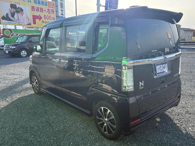 Ｎ－ＢＯＸカスタム Ｇ・Ｌパッケージ　ナビ　ＴＶ　Ｂｌｕｅｔｏｏｔｈ　電動格納ミラ－　スマキ－　フロントベンチシート　パワーウィンドウ　オートエアコン　パワステ　キーレスエントリー　両席エアバック　ＡＢＳ　ＡＵＴＯライト　運転席エアバック（4枚目）