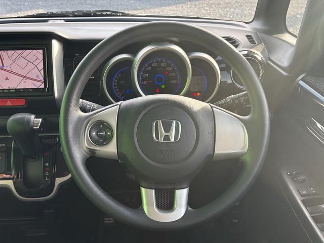 Ｎ－ＢＯＸカスタム Ｇ・Ｌパッケージ　ナビ　ＴＶ　Ｂｌｕｅｔｏｏｔｈ　電動格納ミラ－　スマキ－　フロントベンチシート　パワーウィンドウ　オートエアコン　パワステ　キーレスエントリー　両席エアバック　ＡＢＳ　ＡＵＴＯライト　運転席エアバック（25枚目）