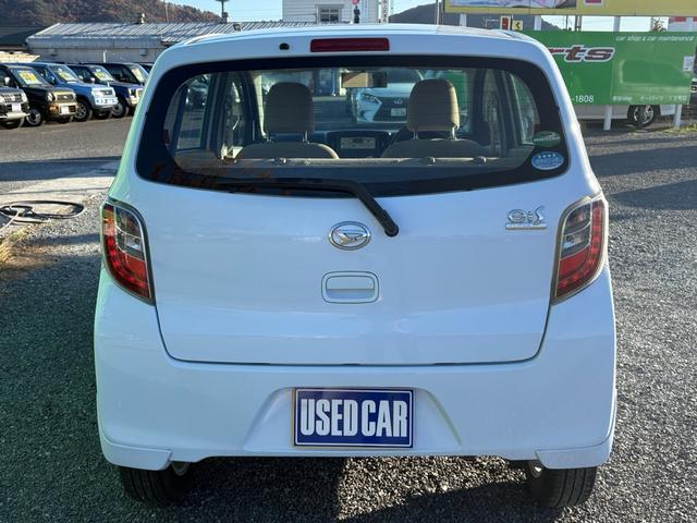 ミライース Ｘｆ　４ＷＤ　ＣＤ　キーレス付き　パワーステアリング　エアバック　ＰＷ　エアコン　ダブルエアバック（6枚目）