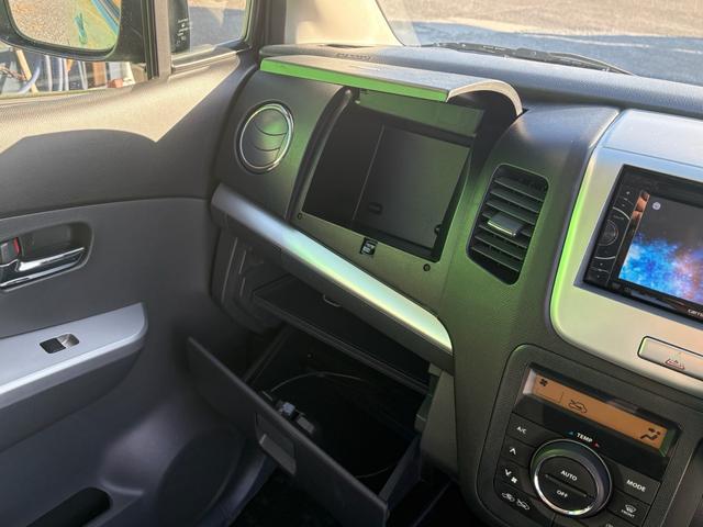 ワゴンＲ リミテッド　４ＷＤ　キーレスエントリー　運転席エアバッグ　パワステ　ＡＢＳ付　ＡＵＴＯライト　フロントベンチシート　パワーウィンドウ　フルオートエアコン　スマートキープッシュスタート　運転席助手席エアバック（19枚目）