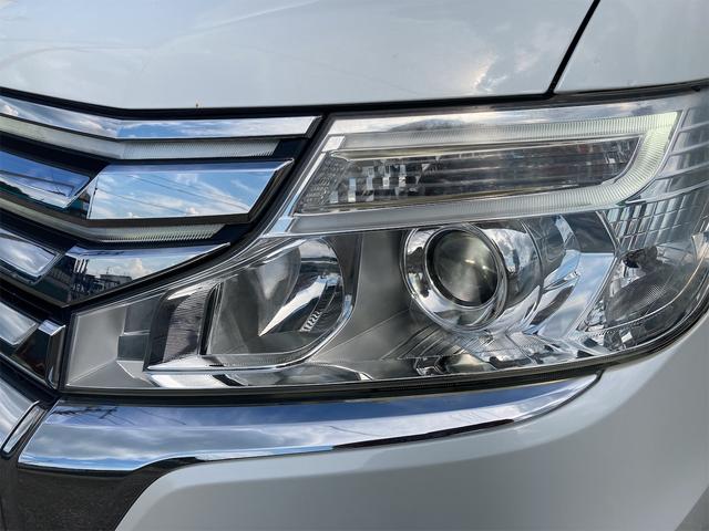 4WD ETC バックカメラ ナビ 両側電動スライドドア オートライト 3列シート ウォークスルー Bluetooth USB DVD再生 ミュージックサーバー CD アルミホイール スマートキー(18枚目)