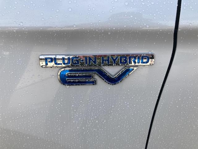 アウトランダーＰＨＥＶ Ｇ　４ＷＤ　ＥＴＣ　全周囲カメラ　クリアランスソナー　オートクルーズコントロール　レーンアシスト　パワーシート　衝突被害軽減システム　ナビ　ＴＶ　オートマチックハイビーム　オートライト　ＬＥＤヘッドランプ（54枚目）