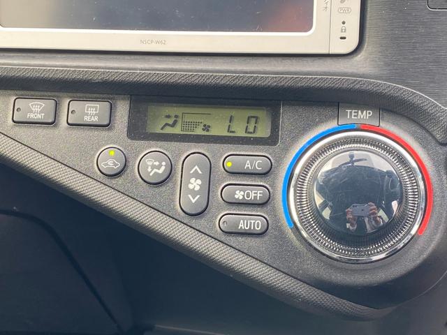 Gブラックソフトレザーセレクション 【ブラックレザーシート】【禁煙車】純正ナビ CD ワンセグTV ブルートゥース ETC スマートキー プッシュスタート アイドリングストップ ヘッドライトレベライザー オートA/C 電動格納ミラー(21枚目)
