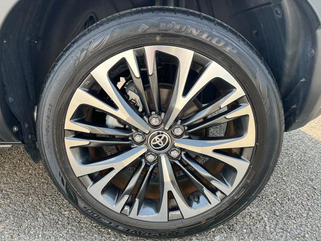 ヤリスクロス ハイブリッドＺ■禁煙車■ワンオーナー■前後ドラレコ■　ブラインドスポットモニター／ヘッドアップディスプレイ／衝突軽減／車線逸脱警告／コーンセンサー／８インチディスプレイオーディオ／アラウンドビューモニター／電動シート／ハーフレザー／シートヒーター（56枚目）