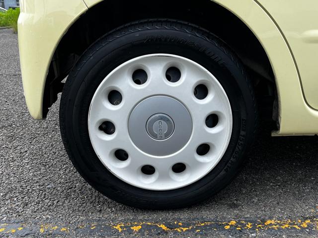 ミラココア ココアＸスペシャルコーデ■禁煙車■　ＣＤオーディオ／ヘッドライトレベライザー／デンカクミラー／ＨＩＤヘッドライト／プライバシーガラス／アイドリングストップ／スマートキー（33枚目）