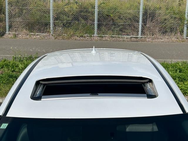 ＲＸ ＲＸ２００ｔ　Ｆスポーツ【４ＷＤターボ】【兵庫県仕入】禁煙車　【サンルーフ】【１２．３型ナビ／パノラミックビューモニター】【電動黒革ベンチレーションシート】【レクサスセーフティ／ＢＳＭ／追従クルコン】【電動リアゲート】【純正２０インチアルミ】【ドラレコ】ＬＥＤ（7枚目）