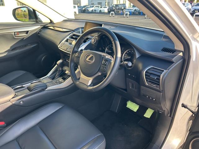 ＮＸ ＮＸ２００ｔ　Ｉパッケージ【４ＷＤ】【神奈川県仕入】【禁煙】　【夏＆冬タイヤ純正アルミセット】【メーカーナビ／サイド・バックカメラ／フルセグＴＶ／ブルーレイ／ブルートゥース】【電動黒革シート／シート＆ステアリングヒーター】【３眼ＬＥＤライト／フォグ】【ＥＴＣ】（35枚目）