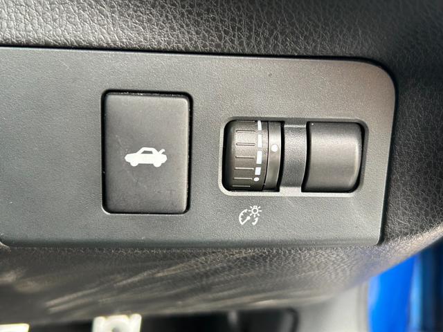 ＢＲＺ Ｓ【デジタルインナーミラー型ドラレコ】【トランスクポイラー】　【ＳＤナビ／バックカメラ／フルセグＴＶ／ブルートゥース】【ハーフレザーシート／シートヒーター】【ＨＩＤオートライト／フォグ】【純正１７インチアルミ／スタッドレス】【スマートキー／プッシュスタート】（19枚目）