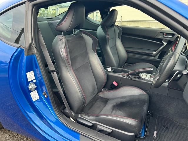 ＢＲＺ Ｓ【デジタルインナーミラー型ドラレコ】【トランスクポイラー】　【ＳＤナビ／バックカメラ／フルセグＴＶ／ブルートゥース】【ハーフレザーシート／シートヒーター】【ＨＩＤオートライト／フォグ】【純正１７インチアルミ／スタッドレス】【スマートキー／プッシュスタート】（30枚目）