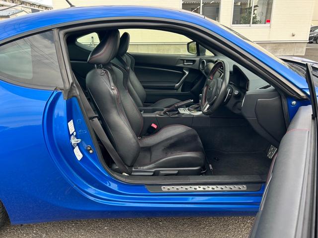 ＢＲＺ Ｓ【デジタルインナーミラー型ドラレコ】【トランスクポイラー】　【ＳＤナビ／バックカメラ／フルセグＴＶ／ブルートゥース】【ハーフレザーシート／シートヒーター】【ＨＩＤオートライト／フォグ】【純正１７インチアルミ／スタッドレス】【スマートキー／プッシュスタート】（34枚目）