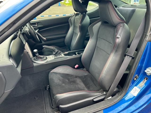 ＢＲＺ Ｓ【デジタルインナーミラー型ドラレコ】【トランスクポイラー】　【ＳＤナビ／バックカメラ／フルセグＴＶ／ブルートゥース】【ハーフレザーシート／シートヒーター】【ＨＩＤオートライト／フォグ】【純正１７インチアルミ／スタッドレス】【スマートキー／プッシュスタート】（35枚目）