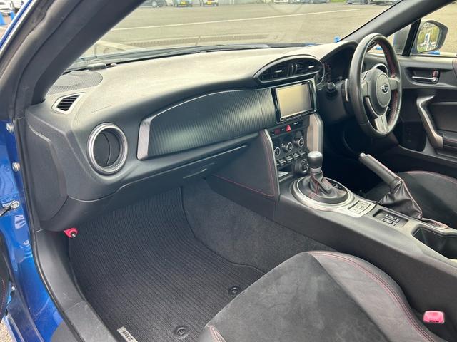 ＢＲＺ Ｓ【デジタルインナーミラー型ドラレコ】【トランスクポイラー】　【ＳＤナビ／バックカメラ／フルセグＴＶ／ブルートゥース】【ハーフレザーシート／シートヒーター】【ＨＩＤオートライト／フォグ】【純正１７インチアルミ／スタッドレス】【スマートキー／プッシュスタート】（36枚目）