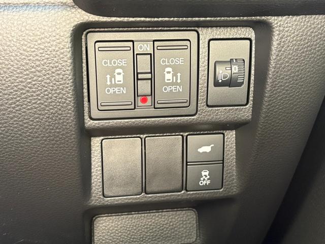 ステップワゴン ｅ：ＨＥＶスパーダ【登録済み未使用車】【１１．４インチナビ】　【１５．６インチフリップダウン＆マルチビューカメラ】【両側電動スライド／電動リアゲート】【ＢＳＭ／追従クルコン／衝突軽減】【シートヒーター／ハーフレザーシート】【フルセグＴＶ／ブルートゥース】ＬＥＤ（15枚目）