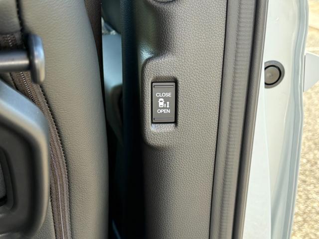 ステップワゴン ｅ：ＨＥＶスパーダ【登録済み未使用車】【１１．４インチナビ】　【１５．６インチフリップダウン＆マルチビューカメラ】【両側電動スライド／電動リアゲート】【ＢＳＭ／追従クルコン／衝突軽減】【シートヒーター／ハーフレザーシート】【フルセグＴＶ／ブルートゥース】ＬＥＤ（19枚目）