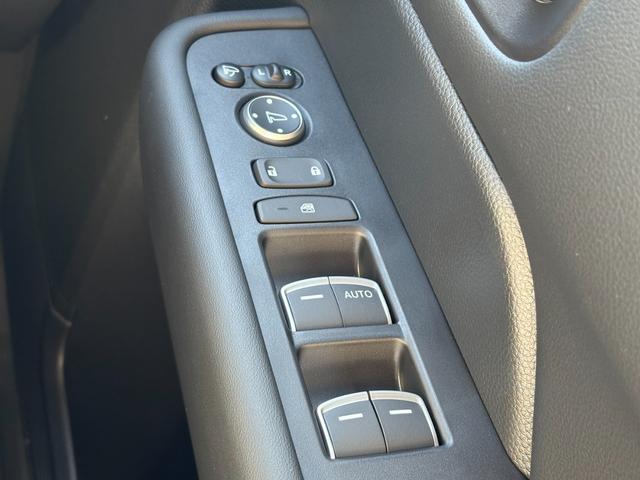 ステップワゴン ｅ：ＨＥＶスパーダ【登録済み未使用車】【１１．４インチナビ】　【１５．６インチフリップダウン＆マルチビューカメラ】【両側電動スライド／電動リアゲート】【ＢＳＭ／追従クルコン／衝突軽減】【シートヒーター／ハーフレザーシート】【フルセグＴＶ／ブルートゥース】ＬＥＤ（54枚目）