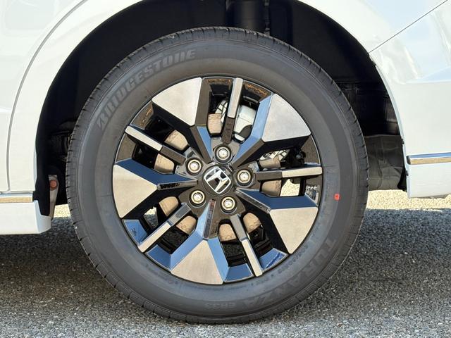 ステップワゴン ｅ：ＨＥＶスパーダ【登録済み未使用車】【１１．４インチナビ】　【１５．６インチフリップダウン＆マルチビューカメラ】【両側電動スライド／電動リアゲート】【ＢＳＭ／追従クルコン／衝突軽減】【シートヒーター／ハーフレザーシート】【フルセグＴＶ／ブルートゥース】ＬＥＤ（56枚目）