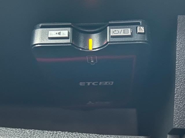 マーチ ニスモ　Ｓ【禁煙車】【５速マニュアル】　【２０２４年製夏タイヤ】【ＳＤナビ／ブルートゥース／フルセグＴＶ／ＤＶＤ再生】【専用１６インチアルミ／ＮＩＳＭＯドアストライカー】【専用エアロ】【オートエアコン】【インテリキー／プッシュスタート】（13枚目）