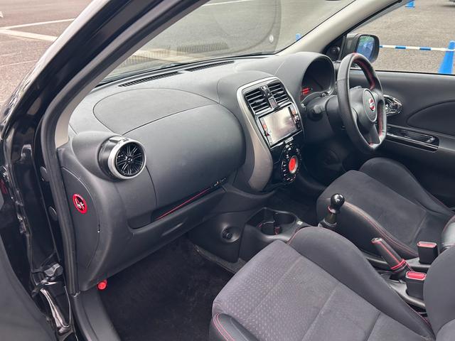 マーチ ニスモ　Ｓ【禁煙車】【５速マニュアル】　【２０２４年製夏タイヤ】【ＳＤナビ／ブルートゥース／フルセグＴＶ／ＤＶＤ再生】【専用１６インチアルミ／ＮＩＳＭＯドアストライカー】【専用エアロ】【オートエアコン】【インテリキー／プッシュスタート】（38枚目）