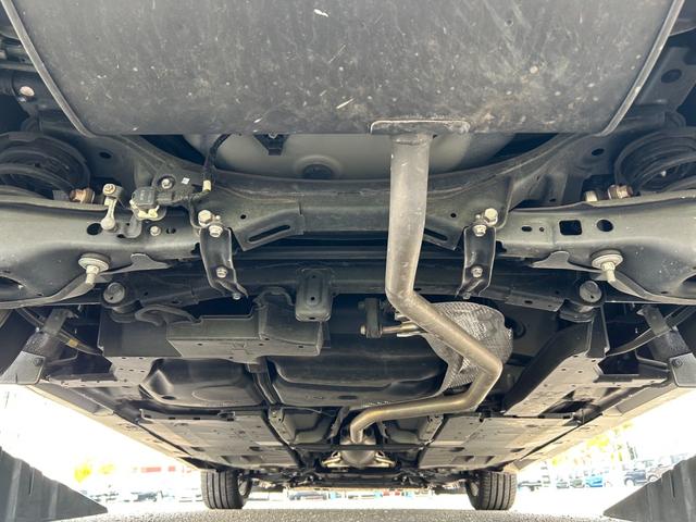 ＣＴ ＣＴ２００ｈ　バージョンＣ【ハイブリッド】【禁煙車】　【電動黒革シート／シートヒーター】【２０２４年製タイヤ】【メーカーナビ／バックカメラ／ブルーレイ／Ｂｌｕｅｔｏｏｔｈ／フルセグＴＶ】【ＬＥＤライト／ＬＥＤフォグ】【追従クルコン／コーナーセンサー】（6枚目）