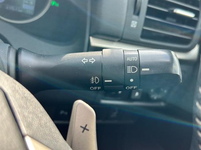 ＣＴ ＣＴ２００ｈ　バージョンＣ【ハイブリッド】【禁煙車】　【電動黒革シート／シートヒーター】【２０２４年製タイヤ】【メーカーナビ／バックカメラ／ブルーレイ／Ｂｌｕｅｔｏｏｔｈ／フルセグＴＶ】【ＬＥＤライト／ＬＥＤフォグ】【追従クルコン／コーナーセンサー】（15枚目）