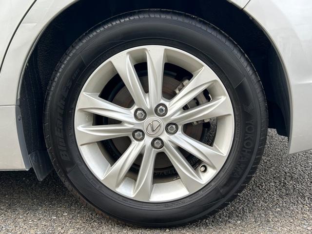 ＣＴ ＣＴ２００ｈ　バージョンＣ【ハイブリッド】【禁煙車】　【電動黒革シート／シートヒーター】【２０２４年製タイヤ】【メーカーナビ／バックカメラ／ブルーレイ／Ｂｌｕｅｔｏｏｔｈ／フルセグＴＶ】【ＬＥＤライト／ＬＥＤフォグ】【追従クルコン／コーナーセンサー】（19枚目）