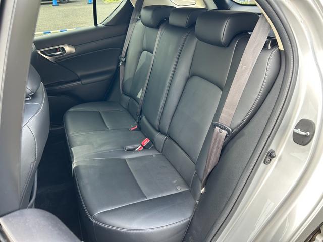 ＣＴ ＣＴ２００ｈ　バージョンＣ【ハイブリッド】【禁煙車】　【電動黒革シート／シートヒーター】【２０２４年製タイヤ】【メーカーナビ／バックカメラ／ブルーレイ／Ｂｌｕｅｔｏｏｔｈ／フルセグＴＶ】【ＬＥＤライト／ＬＥＤフォグ】【追従クルコン／コーナーセンサー】（36枚目）