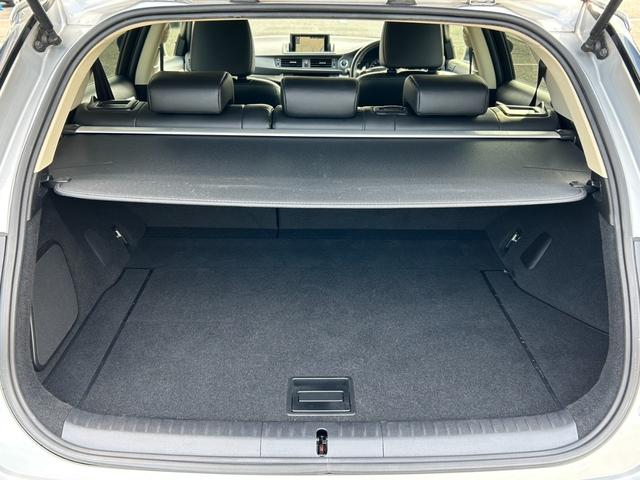 ＣＴ ＣＴ２００ｈ　バージョンＣ【ハイブリッド】【禁煙車】　【電動黒革シート／シートヒーター】【２０２４年製タイヤ】【メーカーナビ／バックカメラ／ブルーレイ／Ｂｌｕｅｔｏｏｔｈ／フルセグＴＶ】【ＬＥＤライト／ＬＥＤフォグ】【追従クルコン／コーナーセンサー】（38枚目）