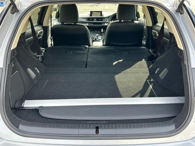 ＣＴ ＣＴ２００ｈ　バージョンＣ【ハイブリッド】【禁煙車】　【電動黒革シート／シートヒーター】【２０２４年製タイヤ】【メーカーナビ／バックカメラ／ブルーレイ／Ｂｌｕｅｔｏｏｔｈ／フルセグＴＶ】【ＬＥＤライト／ＬＥＤフォグ】【追従クルコン／コーナーセンサー】（40枚目）