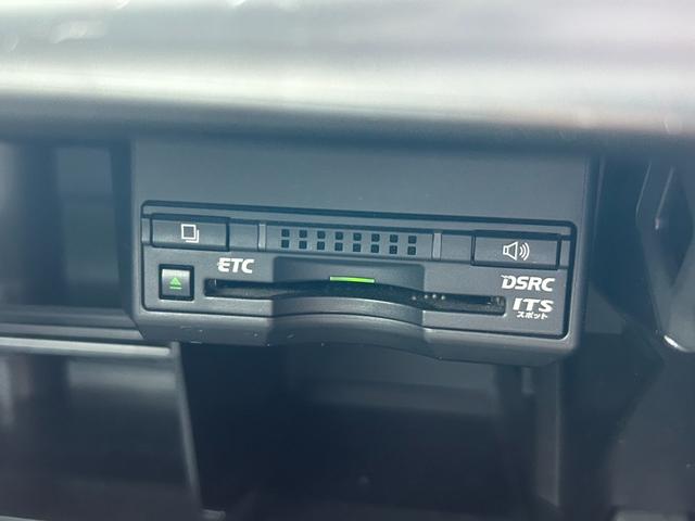 ＣＴ ＣＴ２００ｈ　バージョンＣ【ハイブリッド】【禁煙車】　【電動黒革シート／シートヒーター】【２０２４年製タイヤ】【メーカーナビ／バックカメラ／ブルーレイ／Ｂｌｕｅｔｏｏｔｈ／フルセグＴＶ】【ＬＥＤライト／ＬＥＤフォグ】【追従クルコン／コーナーセンサー】（51枚目）