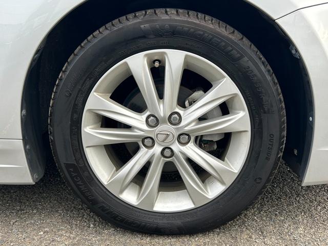 ＣＴ ＣＴ２００ｈ　バージョンＣ【ハイブリッド】【禁煙車】　【電動黒革シート／シートヒーター】【２０２４年製タイヤ】【メーカーナビ／バックカメラ／ブルーレイ／Ｂｌｕｅｔｏｏｔｈ／フルセグＴＶ】【ＬＥＤライト／ＬＥＤフォグ】【追従クルコン／コーナーセンサー】（60枚目）