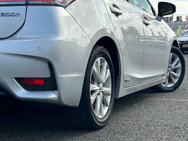 ＣＴ ＣＴ２００ｈ　バージョンＣ【ハイブリッド】【禁煙車】　【電動黒革シート／シートヒーター】【２０２４年製タイヤ】【メーカーナビ／バックカメラ／ブルーレイ／Ｂｌｕｅｔｏｏｔｈ／フルセグＴＶ】【ＬＥＤライト／ＬＥＤフォグ】【追従クルコン／コーナーセンサー】（61枚目）