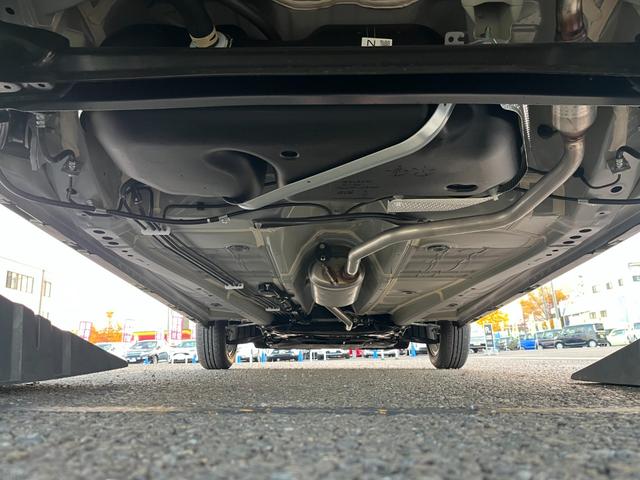 アルトラパンLC ハイブリッドX【届出済未使用車】【MC後現行型】 【衝突軽減システム/車線逸脱警告/コーナーセンサー】【ハーフレザーシート/シートヒーター】【LEDオートライト】【オートエアコン】【横滑り防止】【タイプC充電ポート】【スマートキー/プッシュスタート】(6枚目)