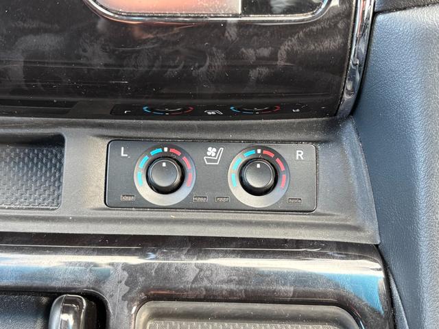 ヴェルファイアハイブリッド ZR【4WD】【後期】【大阪仕入】【フリップダウンモニター】 【10インチナビ/デジタルインナーミラー】【電動黒革ベンチレーションシート】【両側電動スライド/電動リアゲート】【モデリスタ17AW】【BSM/追従クルコン】【100V電源】【バックカメラ/HDMI】(18枚目)