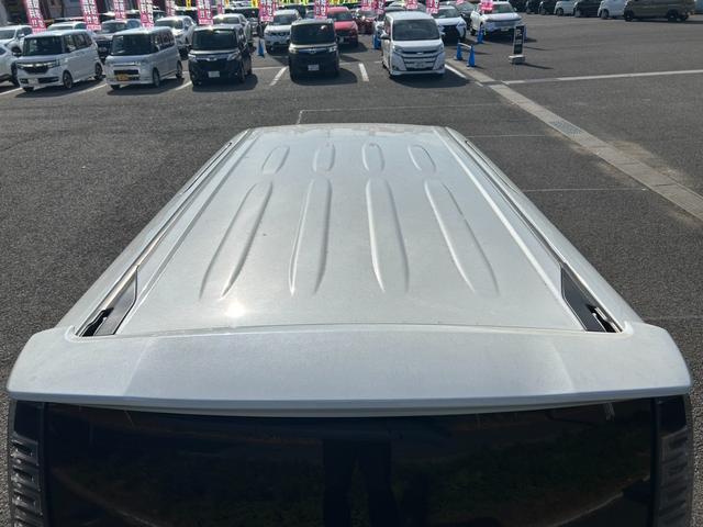 ヴォクシー ZS 煌II【4WD寒冷地仕様】【後期型】【冬&夏タイヤ】 【12型フリップダウンモニター/10型ナビ】【エンジンスターター】【両側電動スライド】【リアオートエアコン】【ワンオーナー禁煙車】【バックカメラ/フルセグTV/ブルートゥース】【クルコン/衝突軽減】(9枚目)