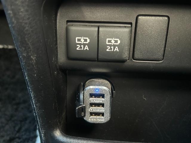 ヴォクシー ZS 煌II【4WD寒冷地仕様】【後期型】【冬&夏タイヤ】 【12型フリップダウンモニター/10型ナビ】【エンジンスターター】【両側電動スライド】【リアオートエアコン】【ワンオーナー禁煙車】【バックカメラ/フルセグTV/ブルートゥース】【クルコン/衝突軽減】(20枚目)