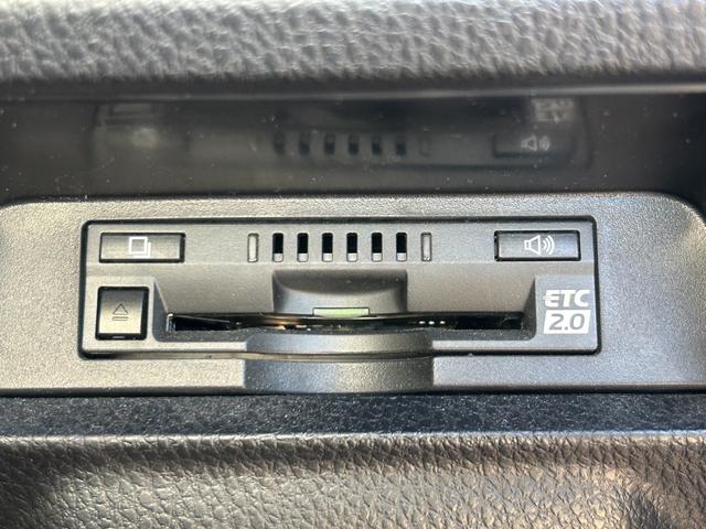 ヴォクシー ZS 煌II【4WD寒冷地仕様】【後期型】【冬&夏タイヤ】 【12型フリップダウンモニター/10型ナビ】【エンジンスターター】【両側電動スライド】【リアオートエアコン】【ワンオーナー禁煙車】【バックカメラ/フルセグTV/ブルートゥース】【クルコン/衝突軽減】(22枚目)