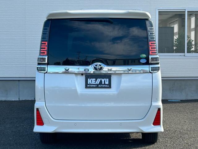 ヴォクシー ZS 煌II【4WD寒冷地仕様】【後期型】【冬&夏タイヤ】 【12型フリップダウンモニター/10型ナビ】【エンジンスターター】【両側電動スライド】【リアオートエアコン】【ワンオーナー禁煙車】【バックカメラ/フルセグTV/ブルートゥース】【クルコン/衝突軽減】(29枚目)