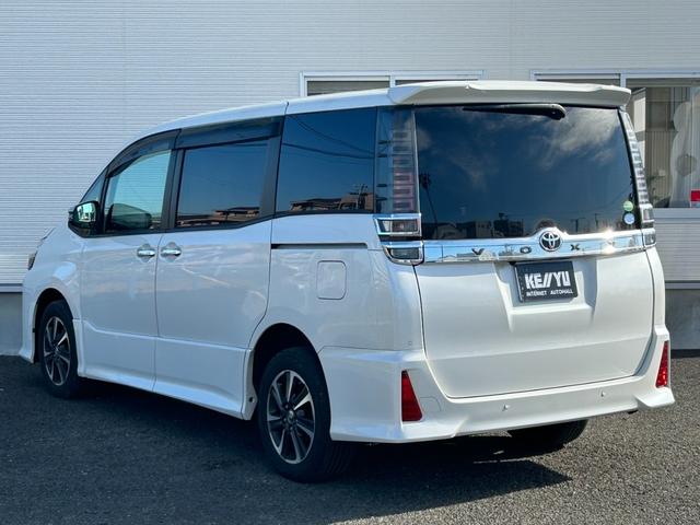 ヴォクシー ZS 煌II【4WD寒冷地仕様】【後期型】【冬&夏タイヤ】 【12型フリップダウンモニター/10型ナビ】【エンジンスターター】【両側電動スライド】【リアオートエアコン】【ワンオーナー禁煙車】【バックカメラ/フルセグTV/ブルートゥース】【クルコン/衝突軽減】(30枚目)