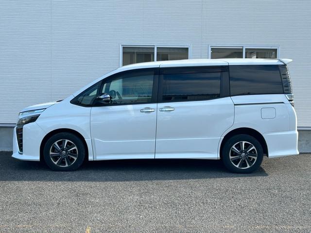 ヴォクシー ZS 煌II【4WD寒冷地仕様】【後期型】【冬&夏タイヤ】 【12型フリップダウンモニター/10型ナビ】【エンジンスターター】【両側電動スライド】【リアオートエアコン】【ワンオーナー禁煙車】【バックカメラ/フルセグTV/ブルートゥース】【クルコン/衝突軽減】(31枚目)